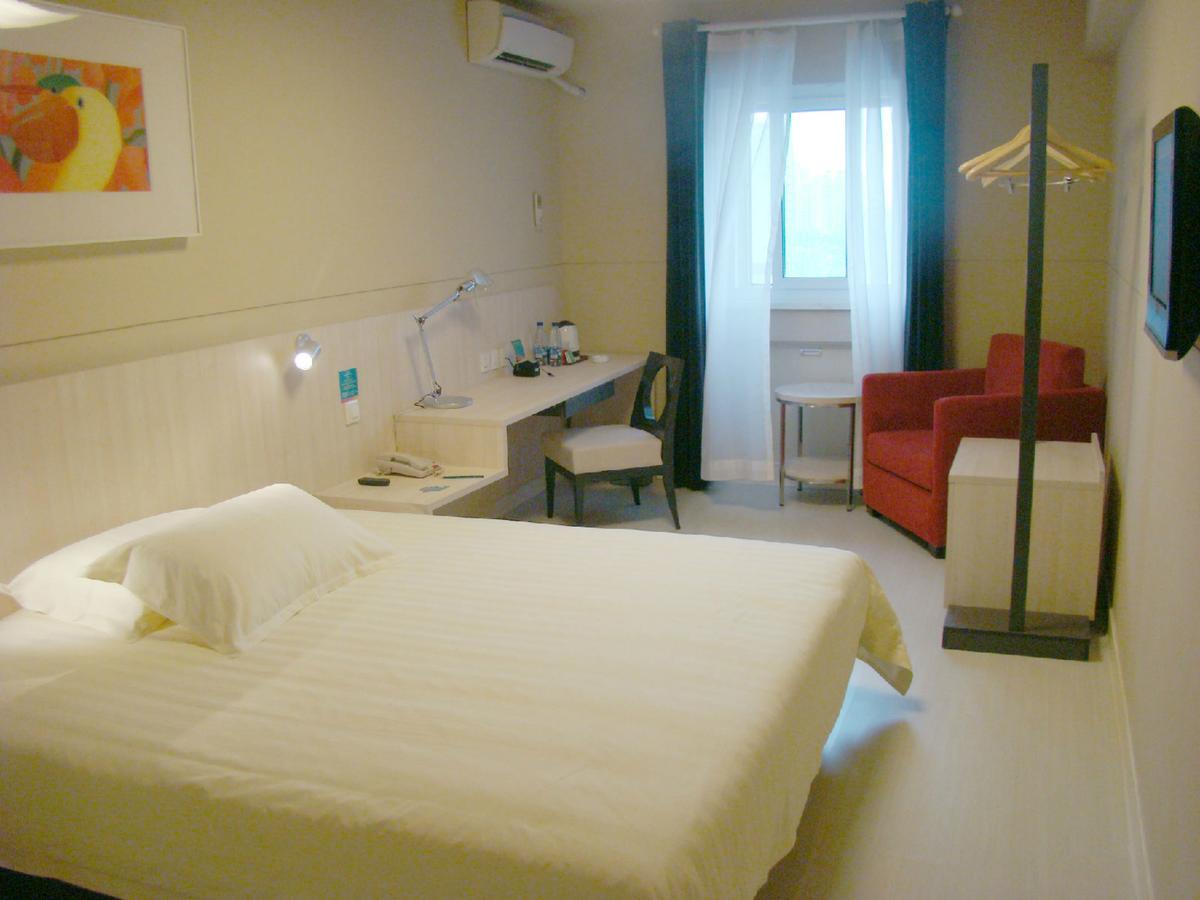 Jinjiang Inn Shenyang North Railway Station Huigong Square Bagian luar foto